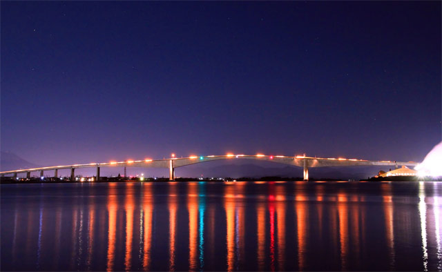夜の「江島大橋」