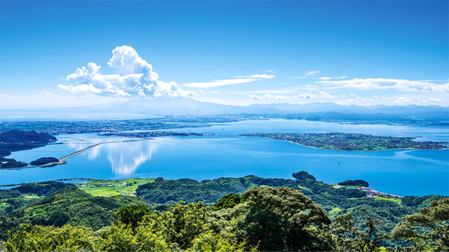 島根半島から見た中海の風景